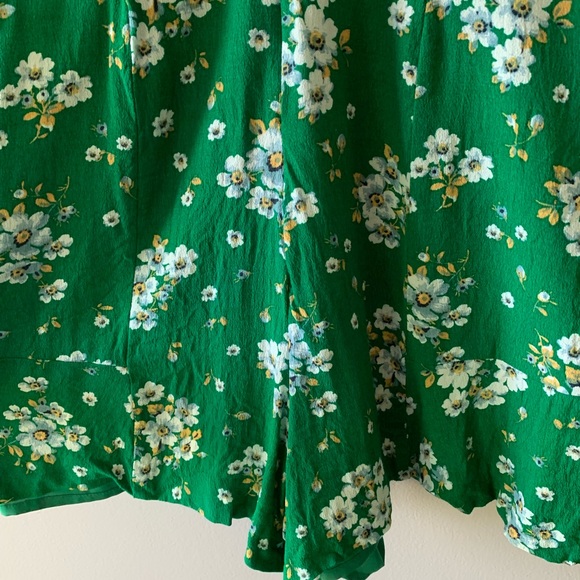 LOFT Floral V-Neck Romper in Kelly Green - Picture 4 of 6